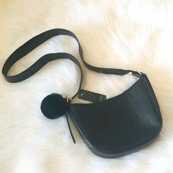 Handbags - NWT Massini Embossed Bucket Hobo Style Bag